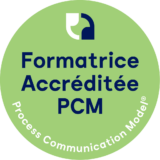 https://sarahmisslin.com/wp-content/uploads/2024/09/PCM_Badge_Formatrice-Accreditee_feminin_FR_RVB-160x160.png